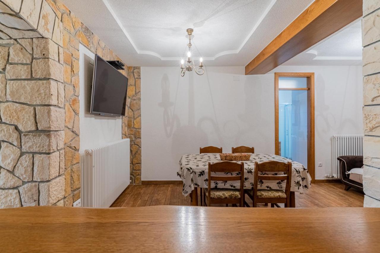 Apartment Jurasic Orlec ภายนอก รูปภาพ