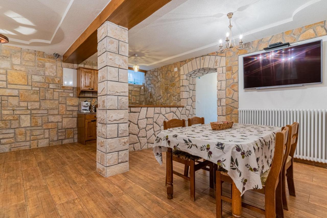 Apartment Jurasic Orlec ภายนอก รูปภาพ