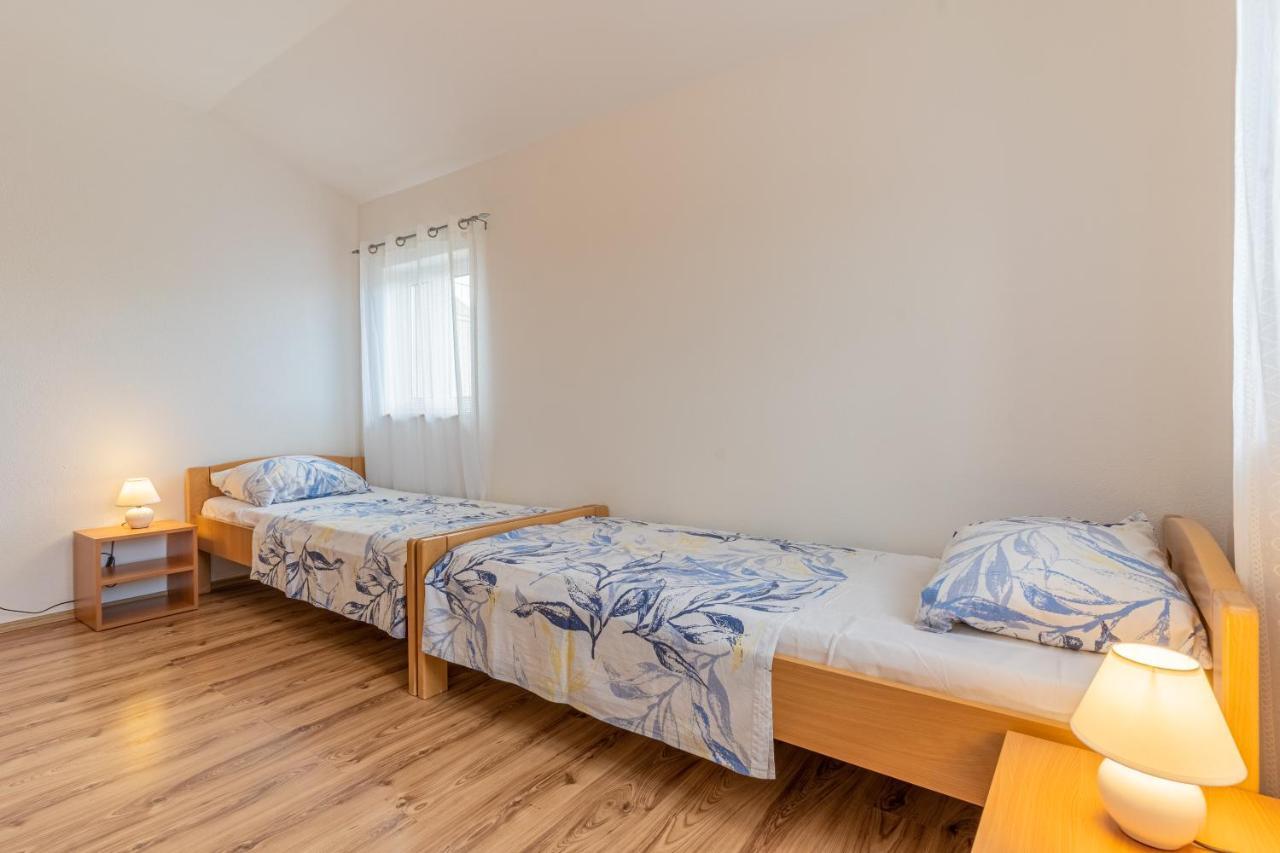 Apartment Jurasic Orlec ภายนอก รูปภาพ