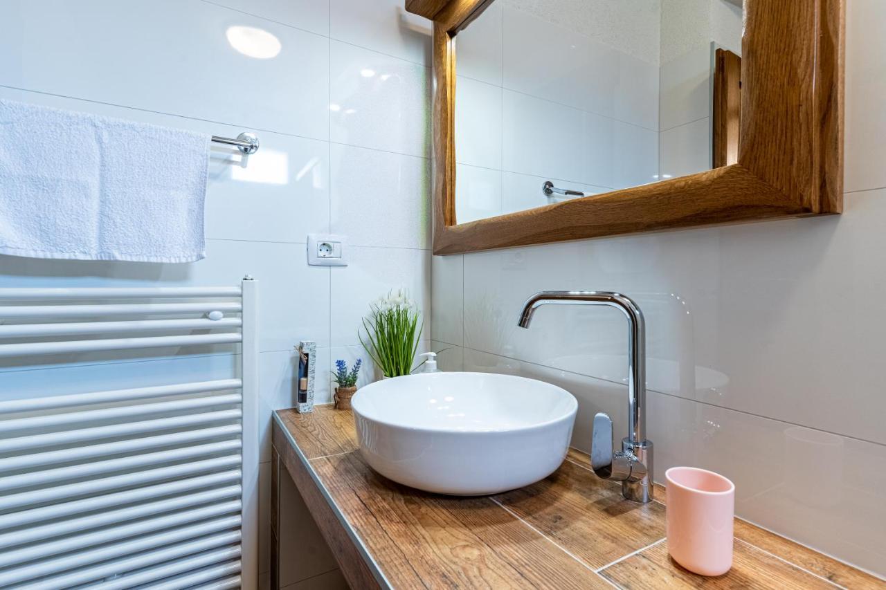 Apartment Jurasic Orlec ภายนอก รูปภาพ